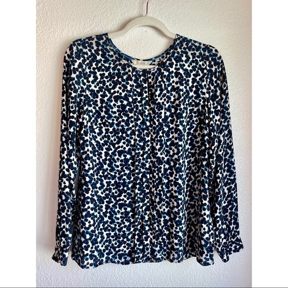 LAST CHANCE! Boden Crepe Flora Front Pleat Keyhole Blouse in Navy & Blue Size 6 - Picture 4 of 13